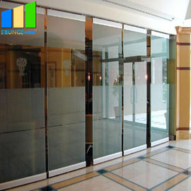 Sistema operable Frameless de cristal plegable de la división de cristal de la puerta de plegamiento de las paredes de división de la oficina plegable 12m m